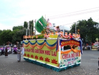 Diễu hành xe hoa Kính mừng Phật đản PL.2560 - DL.2016
